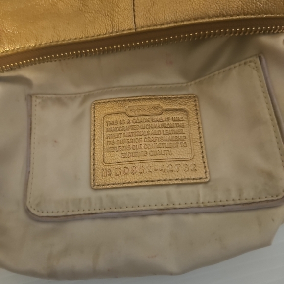 Coach Allie Leather Hobo Shoulder Bag Purse Tote 13655 Metallic Rose Gold  Y2k - Picture 13 of 13